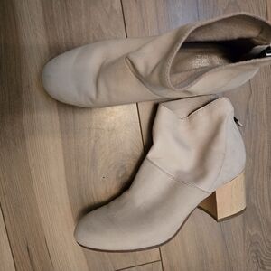 Eileen Fisher - Cream leather wooden heel bootie - Size 7